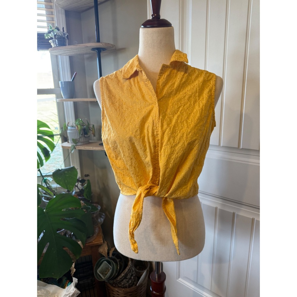 Faded Glory Yellow Embroidered Sleeveless Collared Tie Front Crop Top Shirt M